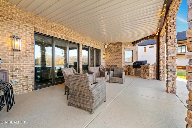 view of patio / terrace with an outdoor kitchen