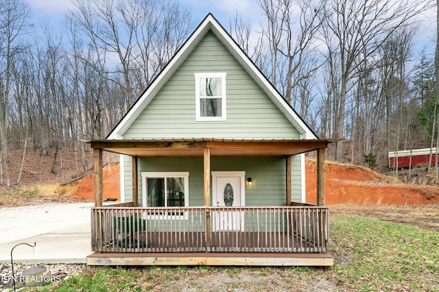 view of front of house featuring a porch