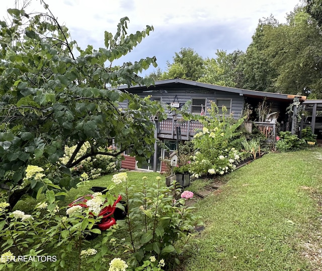 exterior space featuring a lawn