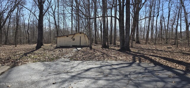 view of outdoor structure with an outdoor structure