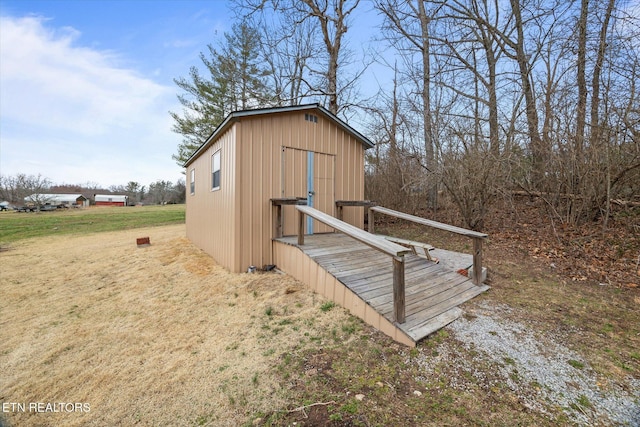 view of outbuilding featuring an outbuilding