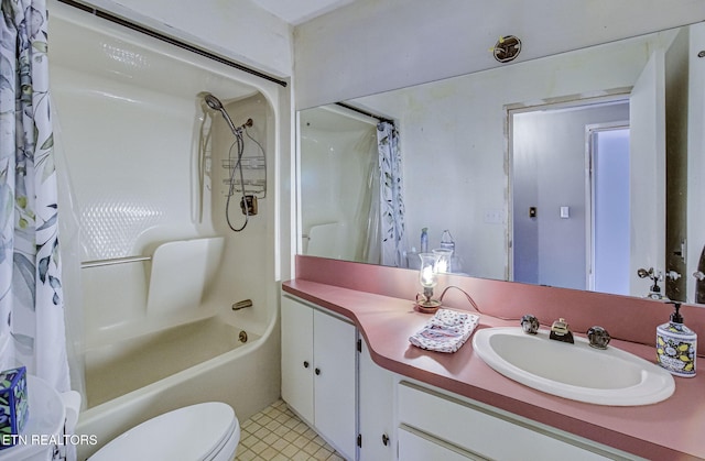 full bathroom featuring shower / bath combination with curtain, vanity, and toilet