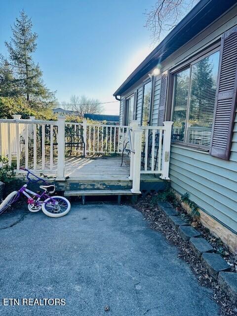 4637 Nails Creek Rd, Rockford, TN 37853 - view of wooden deck