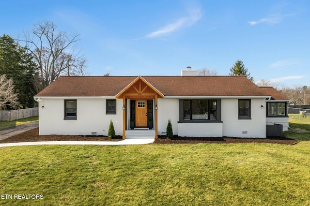 single story home featuring a shingled roof, a front lawn, fence, and crawl space