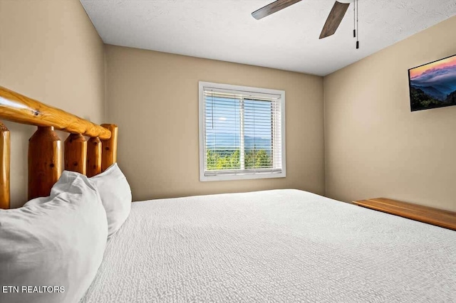 bedroom with a ceiling fan