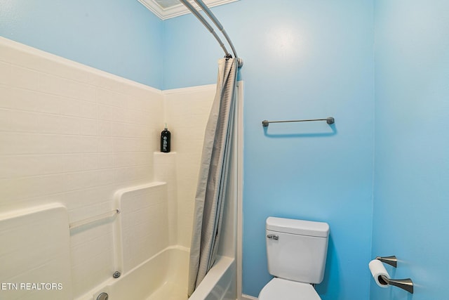 full bath featuring toilet and shower / bath combo