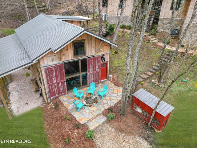 view of outdoor structure featuring an outdoor structure