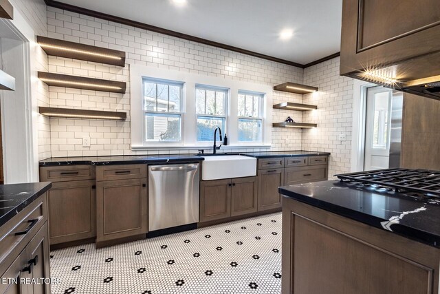 717 N Charles Seivers Blvd, Clinton, TN 37716 - kitchen featuring a sink, tasteful backsplash, open shelves, and dishwasher