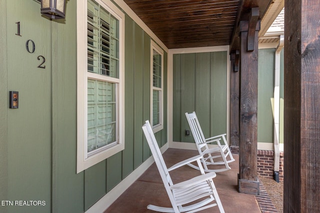 view of patio / terrace with covered porch