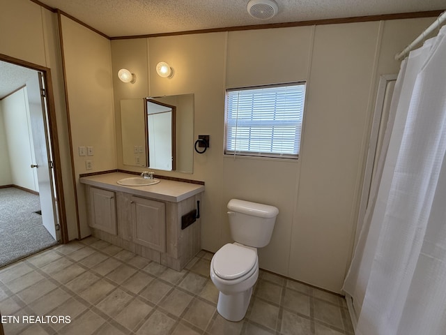 full bath with visible vents, toilet, vanity, a shower with curtain, and a textured ceiling