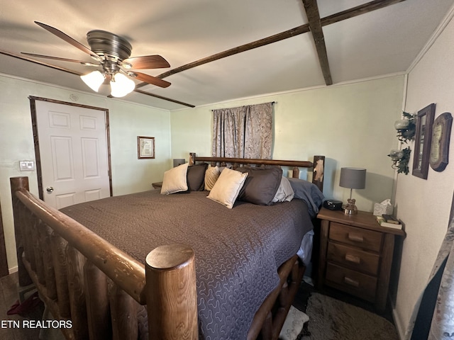 bedroom featuring ceiling fan