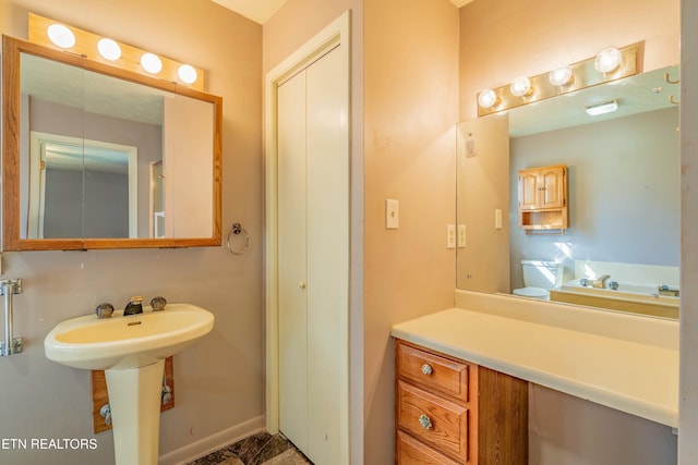 bathroom featuring a sink