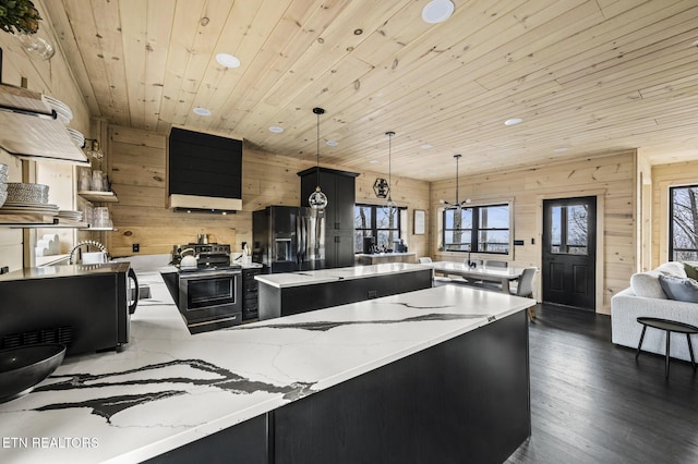 kitchen with dark cabinetry, a peninsula, electric range, wood ceiling, and refrigerator with ice dispenser