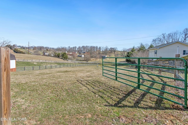 view of yard featuring a rural view