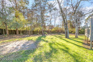 8836 Nubbin Ridge Rd, Knoxville, TN 37923 - view of yard featuring fence