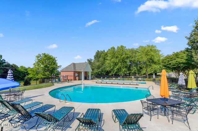 5633 Eagle Crest Ln, Knoxville, TN 37921 - pool featuring fence and a patio