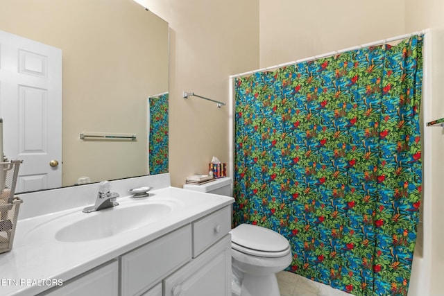 full bath featuring tile patterned floors, curtained shower, toilet, and vanity