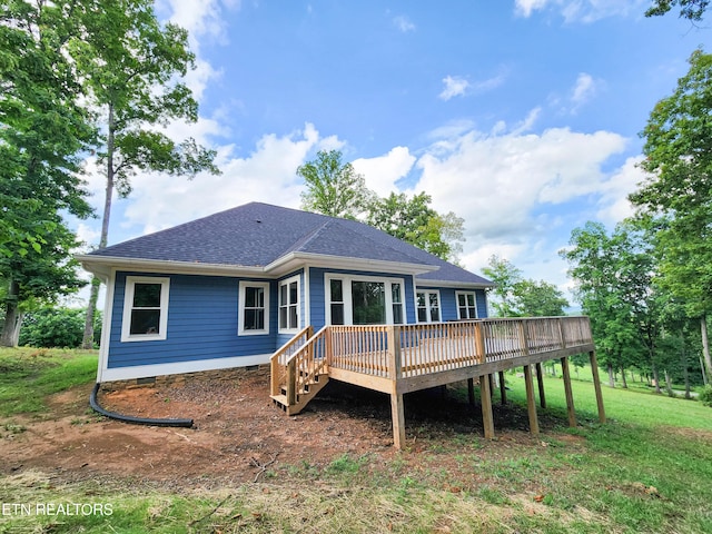 553 Hickory Pointe Ln, Maynardville, TN 37807 - rear view of property featuring a deck and a shingled roof