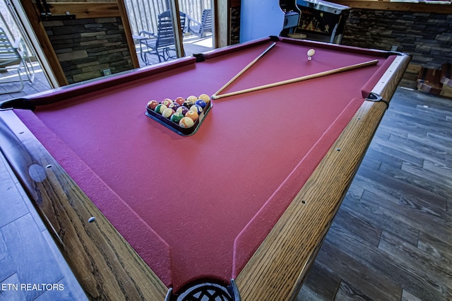 940 Stans Rd, Gatlinburg, TN 37738 - interior details with billiards