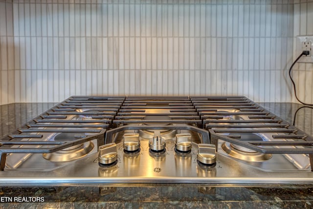 231 Gwinhurst Rd, Knoxville, TN 37934 - details featuring stainless steel gas cooktop and dark countertops