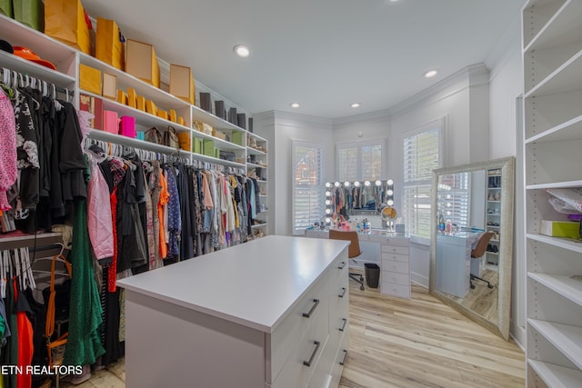 231 Gwinhurst Rd, Knoxville, TN 37934 - spacious closet featuring light wood finished floors