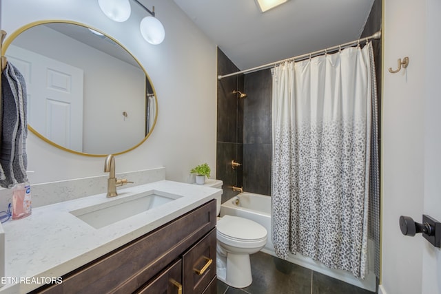 231 Gwinhurst Rd, Knoxville, TN 37934 - bathroom featuring shower / bath combo with shower curtain, vanity, toilet, and wood finished floors