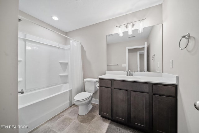 bathroom featuring shower / bathtub combination with curtain, visible vents, toilet, baseboards, and vanity