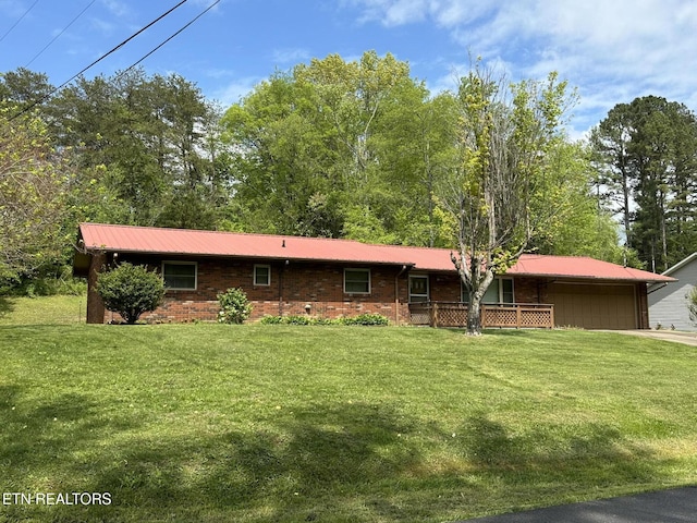 view of front of house with a front yard