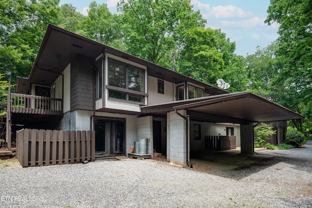 123 Manor Rd, Clinton, TN 37716 - view of front of home with gravel driveway and fence