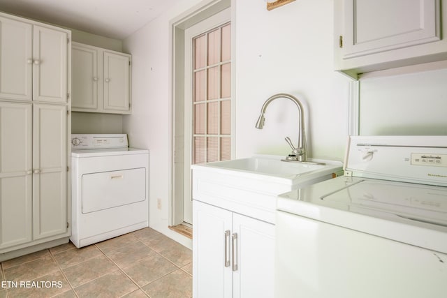 123 Manor Rd, Clinton, TN 37716 - laundry room featuring cabinet space and washing machine and dryer