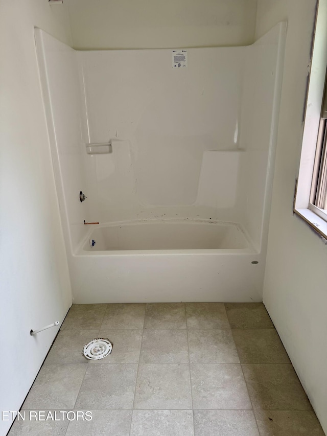2131 Lantern Park Ln, Knoxville, TN 37932 - bathroom featuring tile patterned floors and shower / tub combination