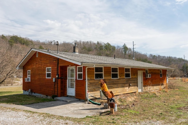 4662 Baker Hwy, Huntsville, TN 37756 - view of front of home featuring cooling unit and crawl space