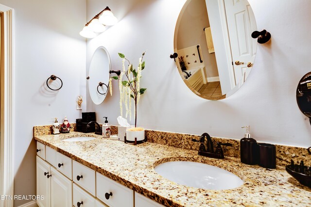 1120 Treymour Way, Knoxville, TN 37922 - full bath with double vanity and a sink