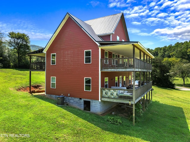 2560 Schisandra Ln Lane, Cosby, TN 37722 - view of side of home featuring a lawn, crawl space, a balcony, and a deck
