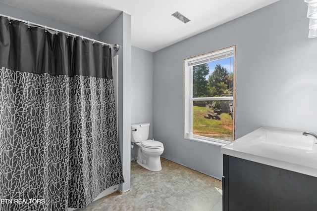 2560 Schisandra Ln Lane, Cosby, TN 37722 - bathroom featuring vanity and curtained shower