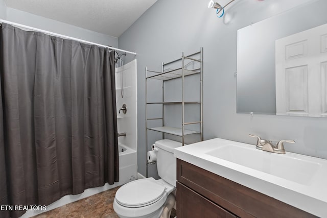 2560 Schisandra Ln Lane, Cosby, TN 37722 - bathroom featuring vanity and shower / bath combination with curtain