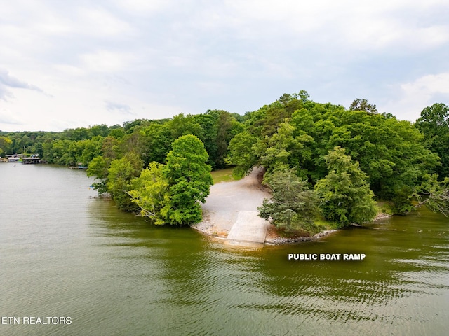 800 Lake Forest Dr, Lenoir City, TN 37772