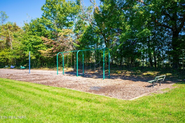 Alum Dr, New Tazewell, TN 37825