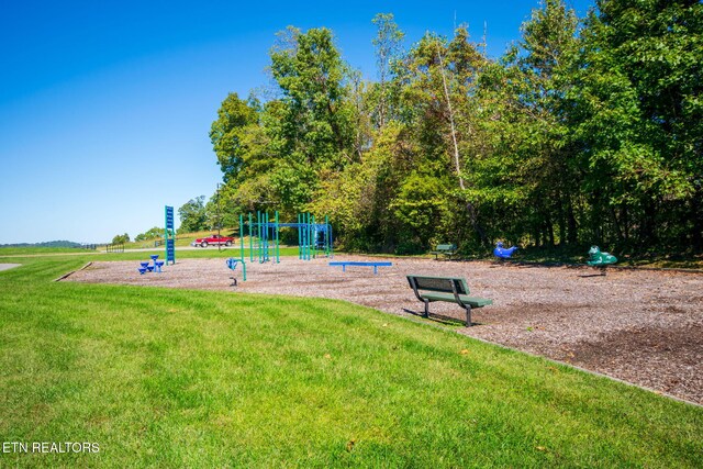 Alum Dr, New Tazewell, TN 37825