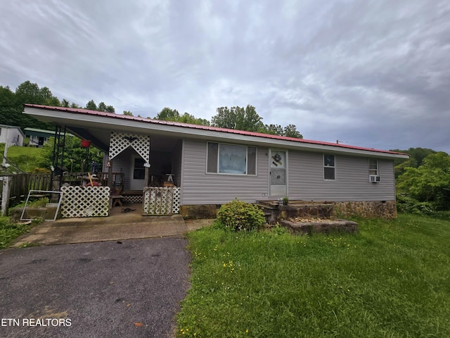 1849 Old Harlan Rd, Jonesville, VA 24263 - manufactured / mobile home featuring metal roof, fence, crawl space, and asphalt driveway