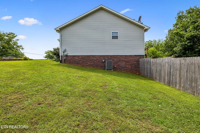 4720 Scenic Point Dr, Louisville, TN 37777 - view of side of home with central AC and crawl space