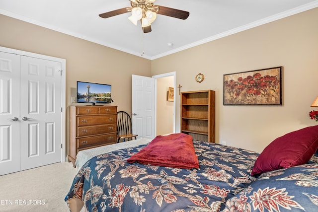 144 Nunyu Trl, Vonore, TN 37885 - bedroom featuring carpet, crown molding, a closet, and a ceiling fan