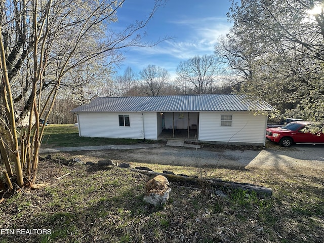 152 Country Way Dr, Lafollette, TN 37766 - view of front of property with metal roof