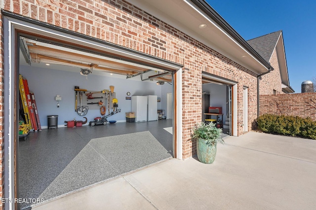 480 Indian Cave Dr, Loudon, TN 37774 - garage with fence