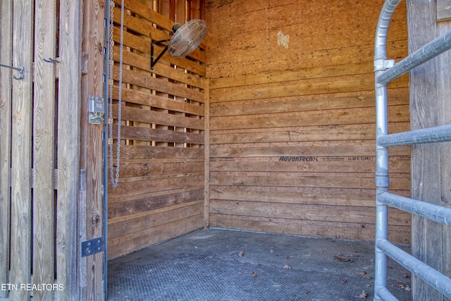 145 Horse Haven Rd, Allardt, TN 38504 - view of horse barn