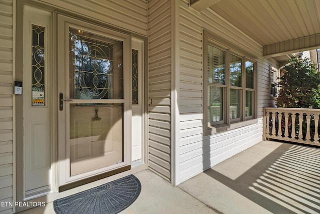 18 Inwood Dr, Fairfield Glade, TN 38558 - view of exterior entry with a porch