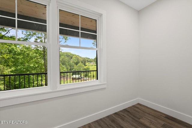 520 Ridge Rd, Caryville, TN 37714 - empty room featuring dark wood-style floors and baseboards