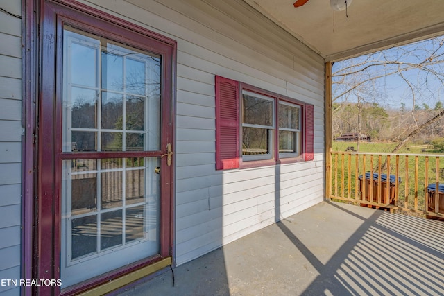 275 White Oak Rd, Oakdale, TN 37829 - entrance to property featuring ceiling fan