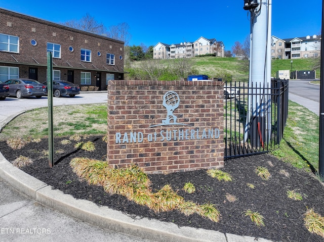 view of community / neighborhood sign