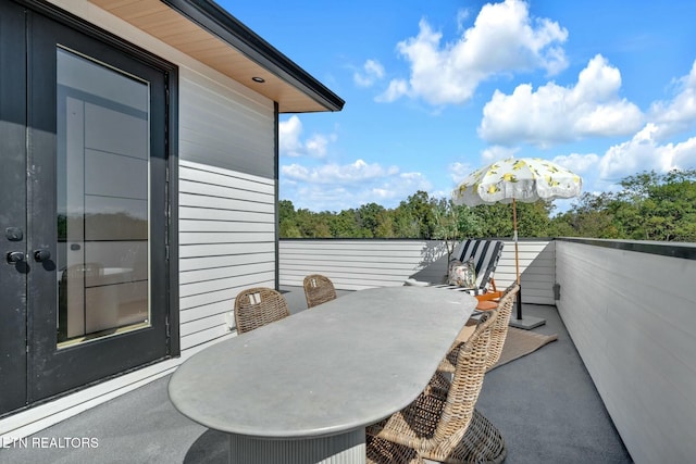 210 Granite Dr, Sevierville, TN 37876 - view of patio featuring a balcony